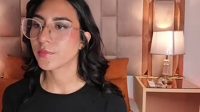 Snapshot of DaraBeckett chatting on 12-16-24, 03:11 DaraBeckett online show from 12-16-24, 03:11