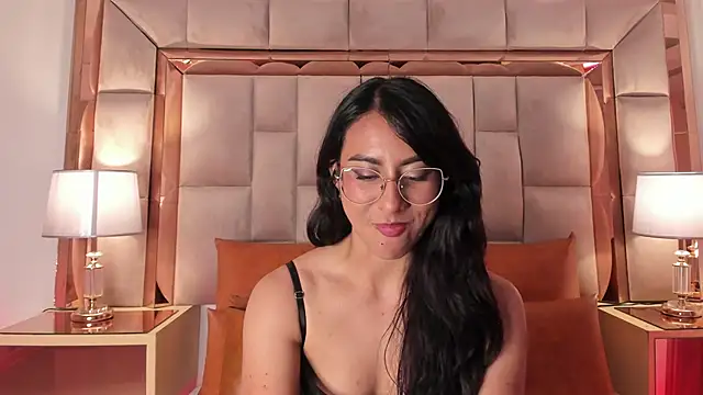 Snapshot of DaraBeckett chatting on 12-26-24, 06:22 DaraBeckett online show from 12-26-24, 06:22