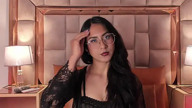 Snapshot of DaraBeckett chatting on 01-24-25, 12:10 DaraBeckett online show from 01-24-25, 12:10