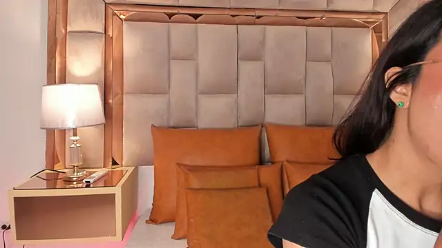 Snapshot of DaraBeckett chatting on 01-30-25, 03:19 DaraBeckett online show from 01-30-25, 03:19