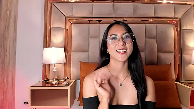 Snapshot of DaraBeckett chatting on 02-07-25, 06:24 DaraBeckett online show from 02-07-25, 06:24