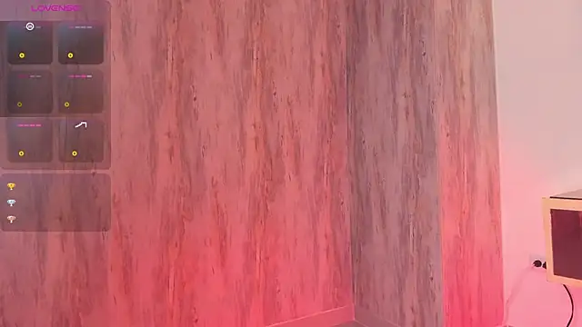 Snapshot of DaraBeckett chatting on 02-18-25, 03:21 DaraBeckett online show from 02-18-25, 03:21