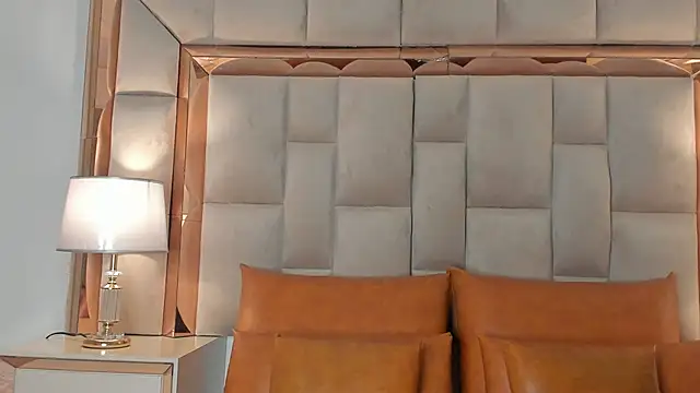 Snapshot of DaraBeckett chatting on 09-11-25, 11:43 DaraBeckett online show from 09-11-25, 11:43