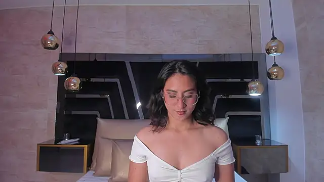 Snapshot of DaraBeckett chatting on 10-02-25, 11:50 DaraBeckett online show from 10-02-25, 11:50