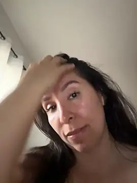 Snapshot of emely_sexx20 chatting on 02-25-26, 10:19 emely sexx20 online show from 02-25-26, 10:19