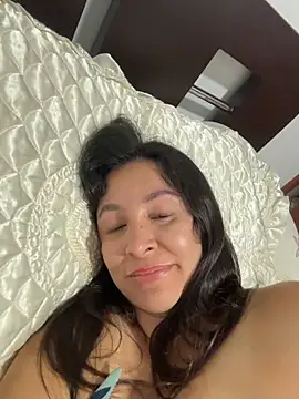 Snapshot of emely_sexx20 chatting on 03-02-26, 02:58 emely sexx20 online show from 03-02-26, 02:58