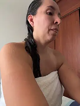 emely sexx20 online show from 05-05-26, 05:10