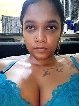 Indianqueen03 online show from 11-13-25, 08:52