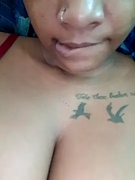 Snapshot of Indianqueen03 chatting on 03-24-26, 01:27 Indianqueen03 online show from 03-24-26, 01:27