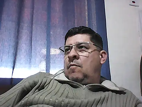 karatecobrakay2012 online show from 07-02-26, 10:43