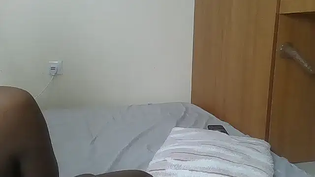 Snapshot of Fine_assie chatting on 03-24-26, 04:12 Fine assie online show from 03-24-26, 04:12