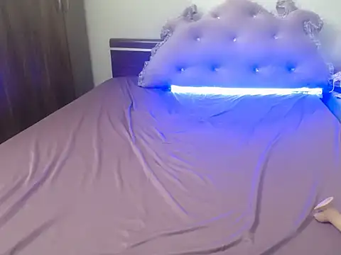 Mochi Soft online show from 02-16-25, 07:15