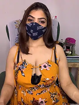 Snapshot of Fantastic_ruby chatting on 09-30-25, 08:25 Fantastic ruby online show from 09-30-25, 08:25