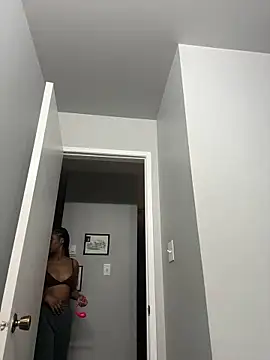 Your Paris online show from 02-04-25, 02:39