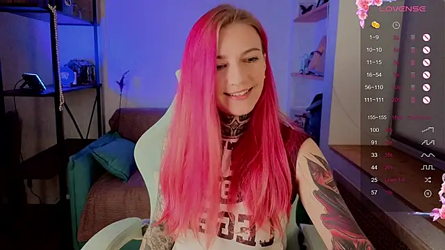 Roxy      online show from 11-11-25, 06:24