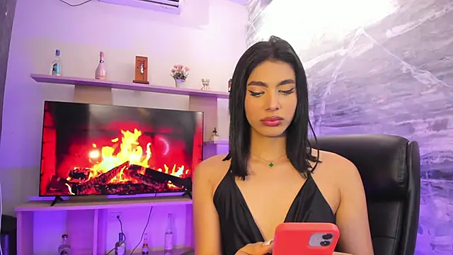 IsabelleFoxx  online show from 12-17-24, 11:49