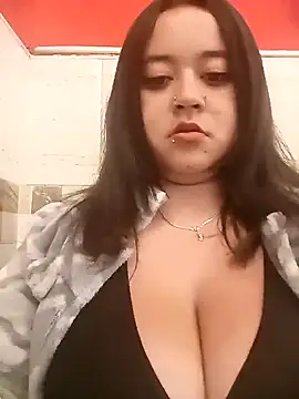 Snapshot of Cristal__04 chatting on 02-06-25, 11:26 Cristal 04 online show from 02-06-25, 11:26