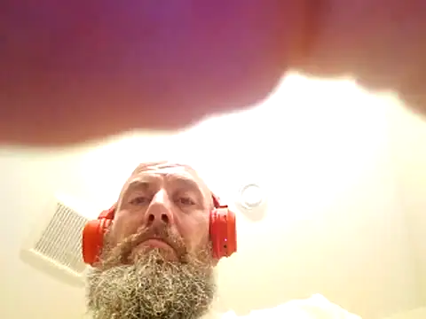 Snapshot of diggins4u chatting on 12-21-25, 07:15 diggins4u online show from 12-21-25, 07:15