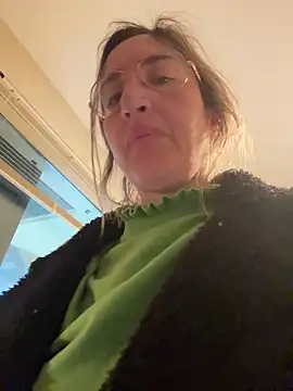 Snapshot of casalinga88 chatting on 02-27-25, 06:50 casalinga88 online show from 02-27-25, 06:50