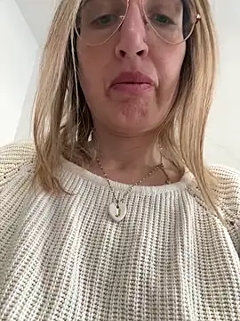 Snapshot of casalinga88 chatting on 02-28-25, 10:20 casalinga88 online show from 02-28-25, 10:20