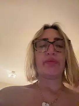 Snapshot of casalinga88 chatting on 03-02-25, 08:16 casalinga88 online show from 03-02-25, 08:16