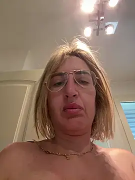 Snapshot of casalinga88 chatting on 03-03-25, 06:59 casalinga88 online show from 03-03-25, 06:59