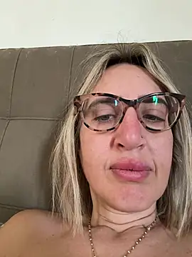 Snapshot of casalinga88 chatting on 03-08-25, 08:22 casalinga88 online show from 03-08-25, 08:22