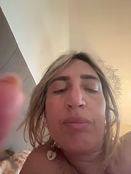 Snapshot of casalinga88 chatting on 03-11-25, 07:04 casalinga88 online show from 03-11-25, 07:04