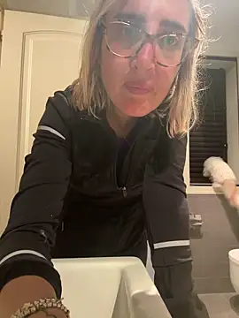 Snapshot of casalinga88 chatting on 03-11-25, 08:42 casalinga88 online show from 03-11-25, 08:42