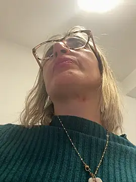 Snapshot of casalinga88 chatting on 03-13-25, 04:34 casalinga88 online show from 03-13-25, 04:34