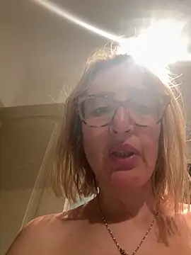 Snapshot of casalinga88 chatting on 03-13-25, 07:39 casalinga88 online show from 03-13-25, 07:39