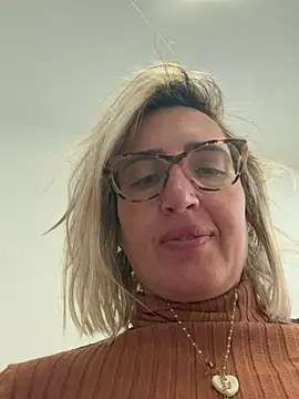 Snapshot of casalinga88 chatting on 03-14-25, 01:02 casalinga88 online show from 03-14-25, 01:02