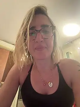 Snapshot of casalinga88 chatting on 03-14-25, 05:57 casalinga88 online show from 03-14-25, 05:57