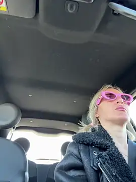 Snapshot of casalinga88 chatting on 03-18-25, 11:41 casalinga88 online show from 03-18-25, 11:41