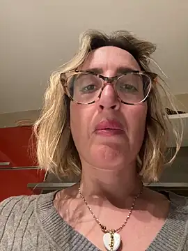 Snapshot of casalinga88 chatting on 03-19-25, 06:23 casalinga88 online show from 03-19-25, 06:23