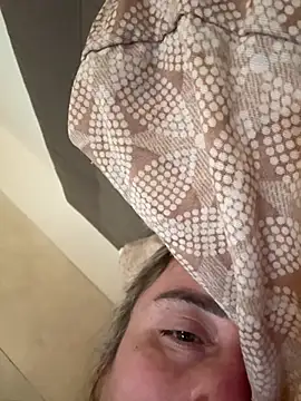 Snapshot of casalinga88 chatting on 03-21-25, 06:49 casalinga88 online show from 03-21-25, 06:49