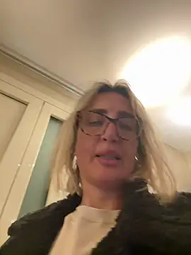 Snapshot of casalinga88 chatting on 03-21-25, 05:56 casalinga88 online show from 03-21-25, 05:56