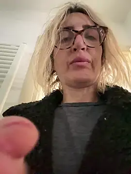 Snapshot of casalinga88 chatting on 03-22-25, 11:11 casalinga88 online show from 03-22-25, 11:11