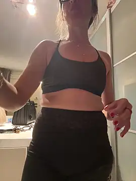 Snapshot of casalinga88 chatting on 09-08-25, 06:51 casalinga88 online show from 09-08-25, 06:51