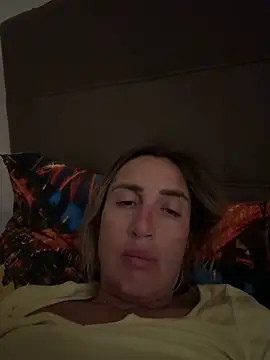 Snapshot of casalinga88 chatting on 09-15-25, 11:16 casalinga88 online show from 09-15-25, 11:16