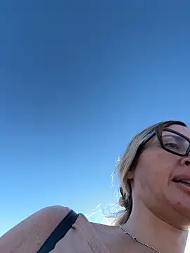 Snapshot of casalinga88 chatting on 09-19-25, 06:26 casalinga88 online show from 09-19-25, 06:26