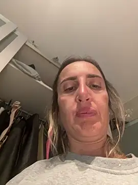 Snapshot of casalinga88 chatting on 09-27-25, 01:16 casalinga88 online show from 09-27-25, 01:16