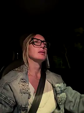 Snapshot of casalinga88 chatting on 09-30-25, 06:24 casalinga88 online show from 09-30-25, 06:24