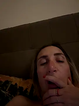 Snapshot of casalinga88 chatting on 10-02-25, 11:45 casalinga88 online show from 10-02-25, 11:45