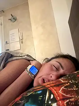 Snapshot of casalinga88 chatting on 10-06-25, 05:27 casalinga88 online show from 10-06-25, 05:27