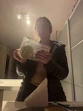 Snapshot of casalinga88 chatting on 10-07-25, 07:00 casalinga88 online show from 10-07-25, 07:00