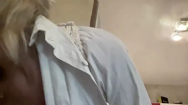 Snapshot of casalinga88 chatting on 10-10-25, 06:12 casalinga88 online show from 10-10-25, 06:12