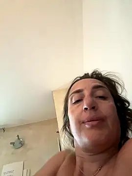 Snapshot of casalinga88 chatting on 10-11-25, 06:45 casalinga88 online show from 10-11-25, 06:45