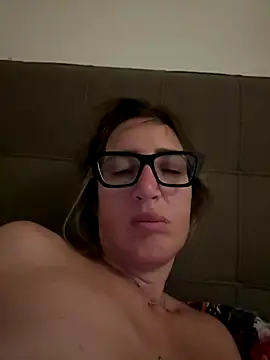 Snapshot of casalinga88 chatting on 10-22-25, 05:30 casalinga88 online show from 10-22-25, 05:30