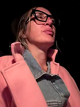 Snapshot of casalinga88 chatting on 10-25-25, 09:09 casalinga88 online show from 10-25-25, 09:09